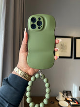 Load image into Gallery viewer, Luxury wave case with Bead bracelet grip
