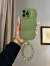 Load image into Gallery viewer, Luxury wave case with Bead bracelet grip
