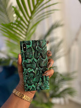 Load image into Gallery viewer, Luxury Green snake print phonecase case
