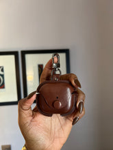 Load image into Gallery viewer, Leather airpod case (Brown)
