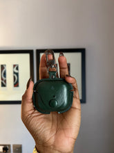 Load image into Gallery viewer, Leather airpod case (Green)
