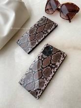 Load image into Gallery viewer, Luxury Brown snake print phonecase case
