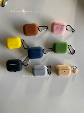 Load image into Gallery viewer, Plain silicone airpod case
