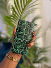 Load image into Gallery viewer, Luxury Green snake print phonecase case
